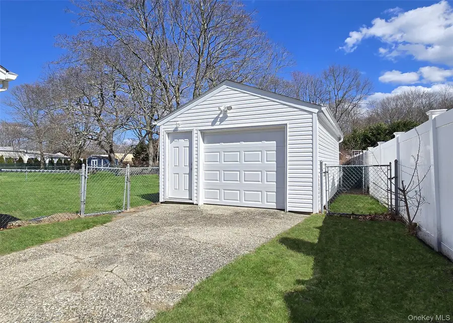 393 Mcconnell Avenue, Bayport, NY 11705 - #2