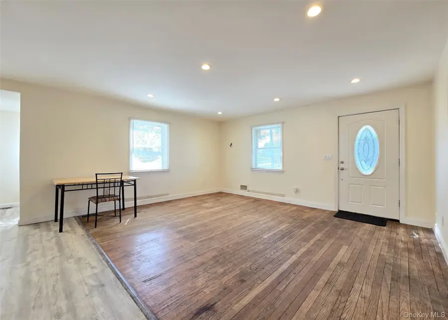 393 Mcconnell Avenue, Bayport, NY 11705 - #3