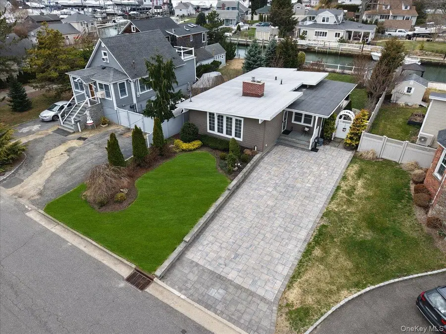 17 Central Avenue, Amityville, NY 11701 - #3