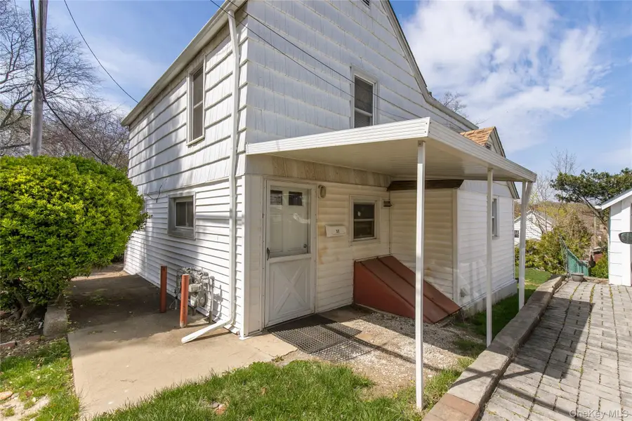 11 Lee Court, Great Neck, NY 11024 - #2