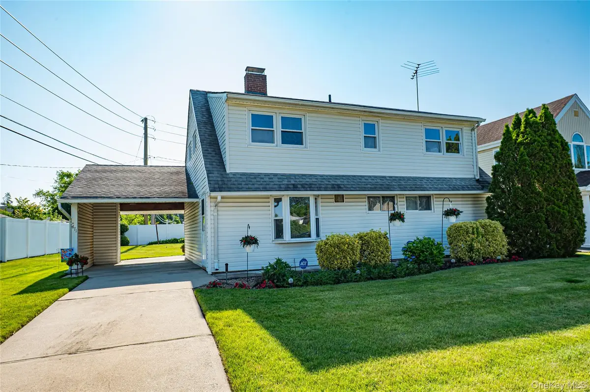 471 Division Avenue, Hicksville, NY 11801 - #1