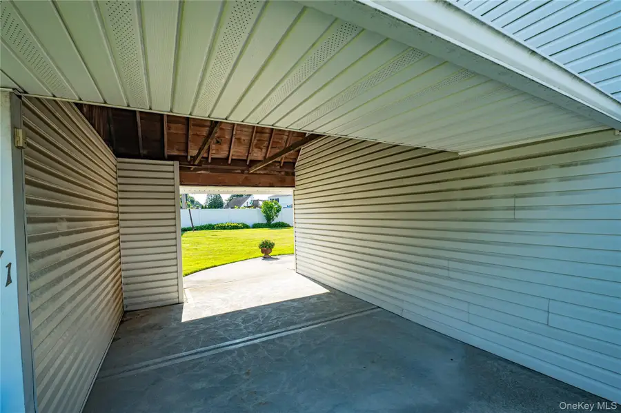 471 Division Avenue, Hicksville, NY 11801 - #3