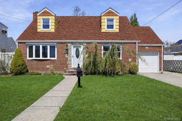 1719 William Street, Merrick, NY 11566