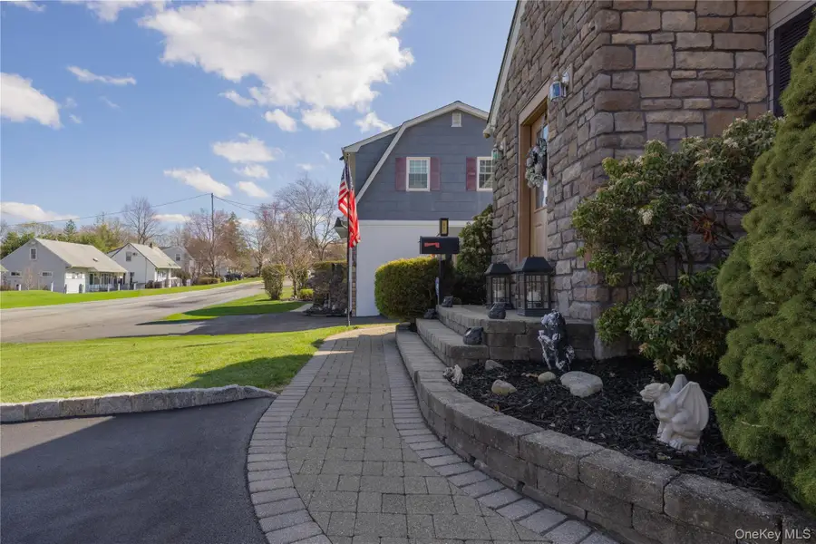 87 N Magnolia Street, Pearl River, NY 10965 - #3