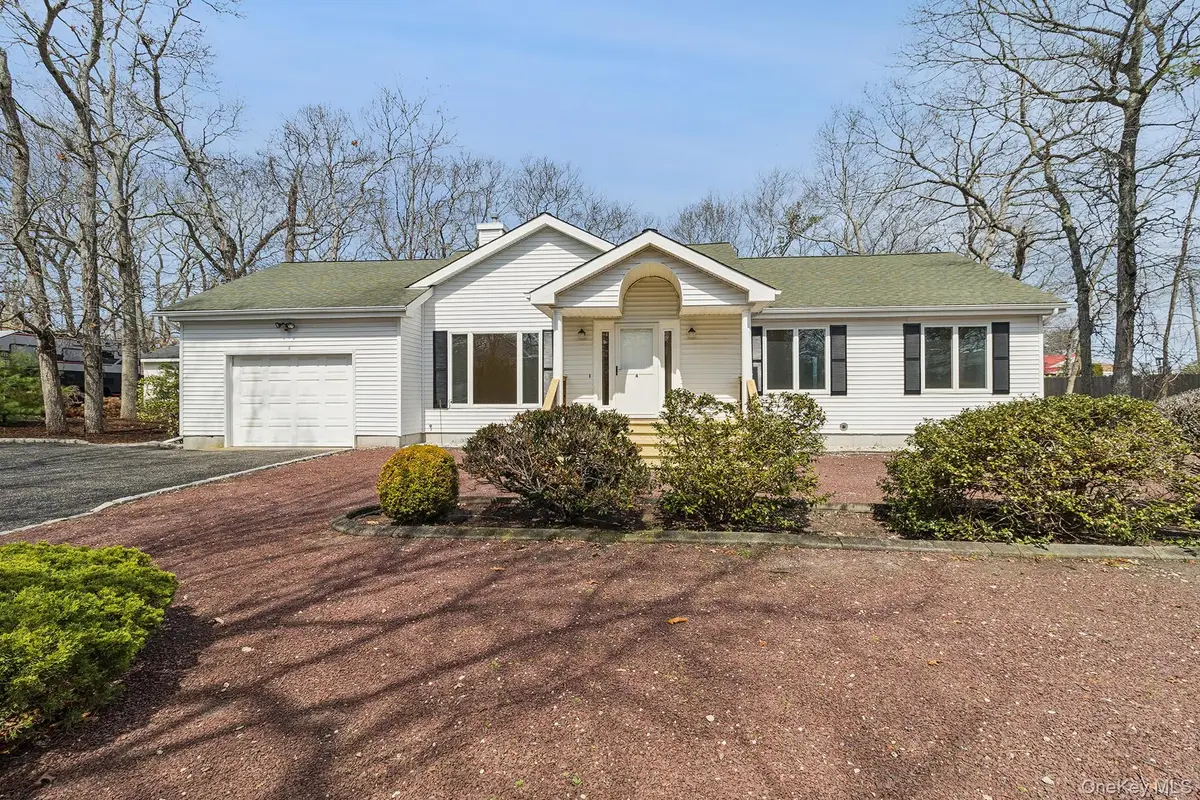 4 Carols Way, Hampton Bays, NY 11946 - #1