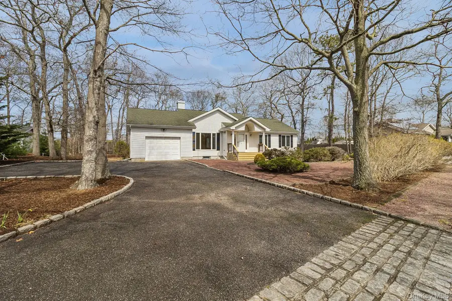 4 Carols Way, Hampton Bays, NY 11946 - #2