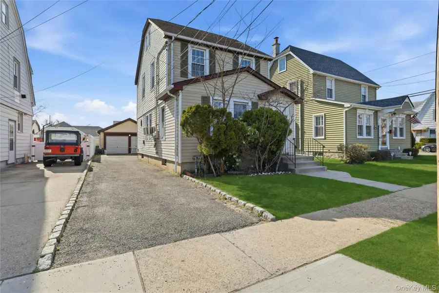 160 Broad Street, Williston Park, NY 11596 - #2