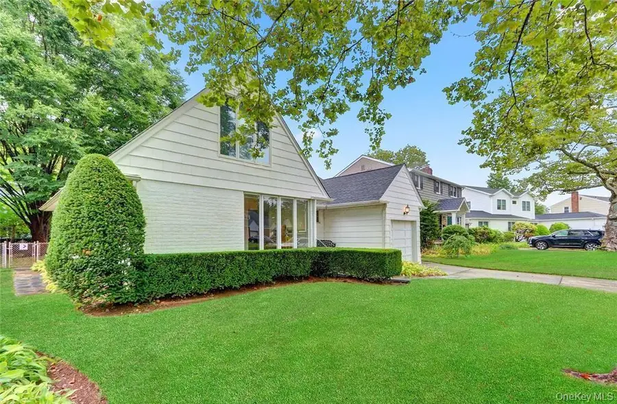 37 Patton Boulevard, New Hyde Park, NY 11040 - #3