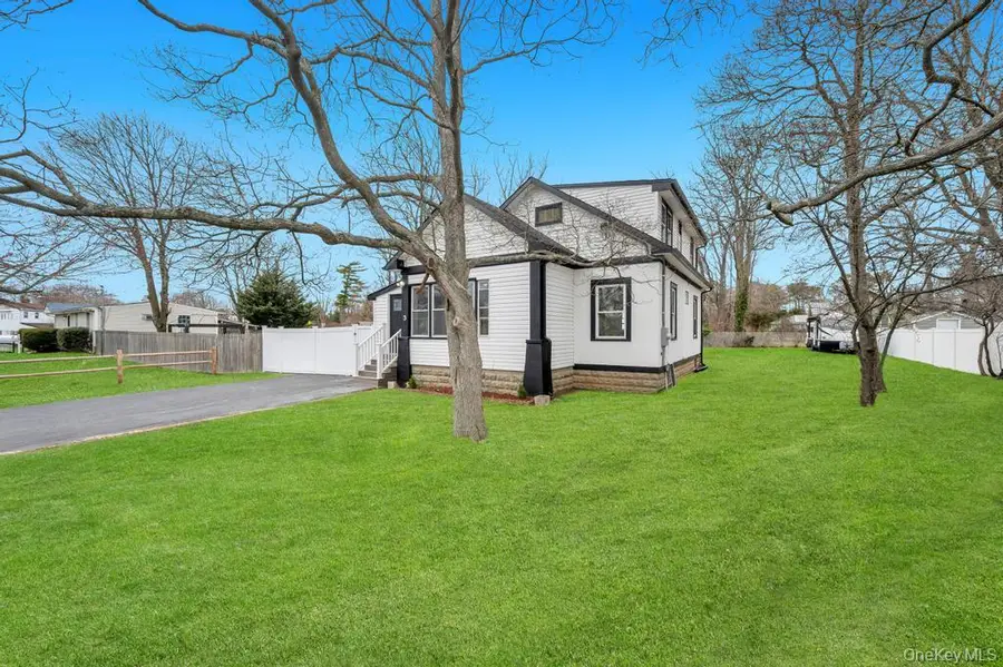 3 Adams Road, Central Islip, NY 11722 - #2