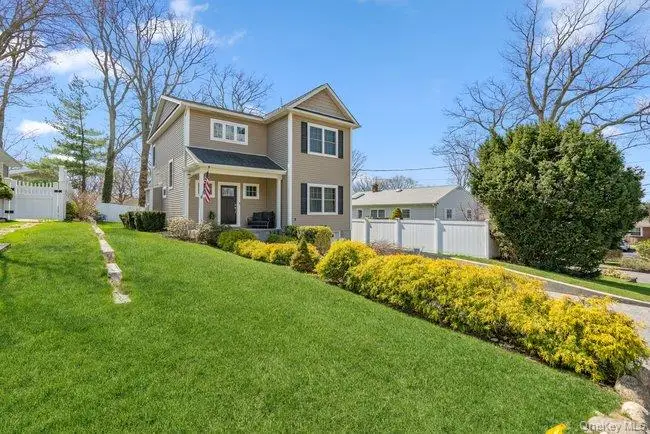 4 Knollwood Avenue, Bayville, NY 11709 - #2