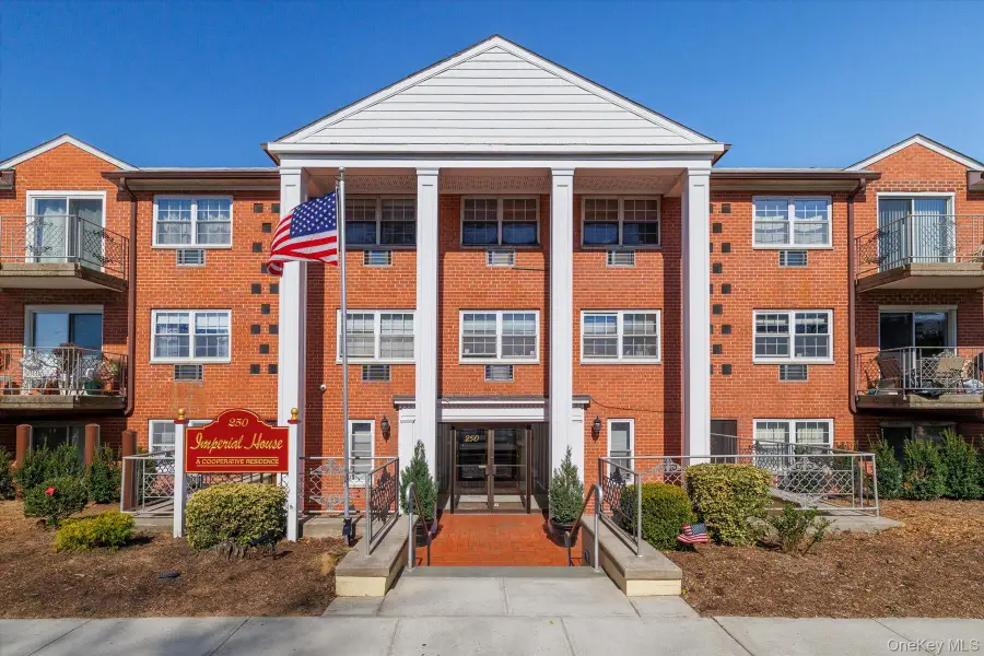 250 N Village Avenue #A-16, Rockville Centre, NY 11570 - #2