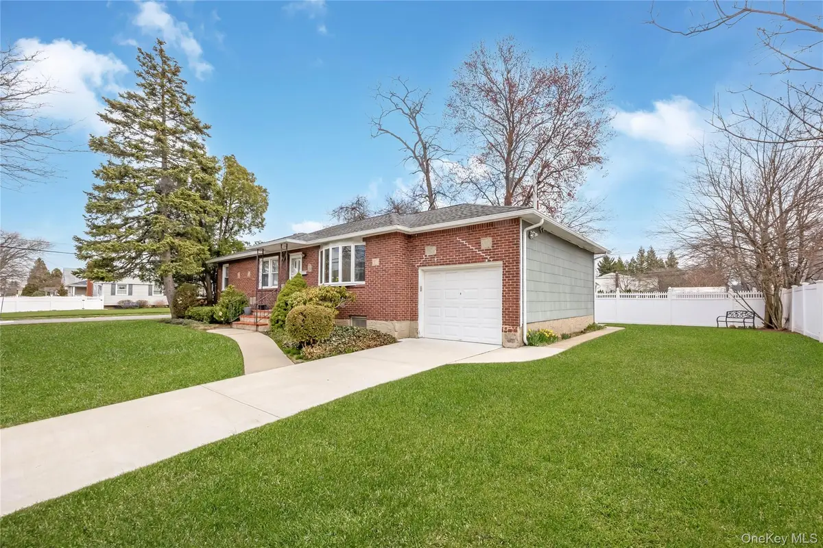 35 W Chestnut Street, Farmingdale, NY 11735 - #1