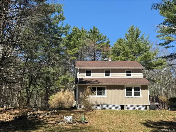13 Hartung Road, Highland Lake, NY 12743