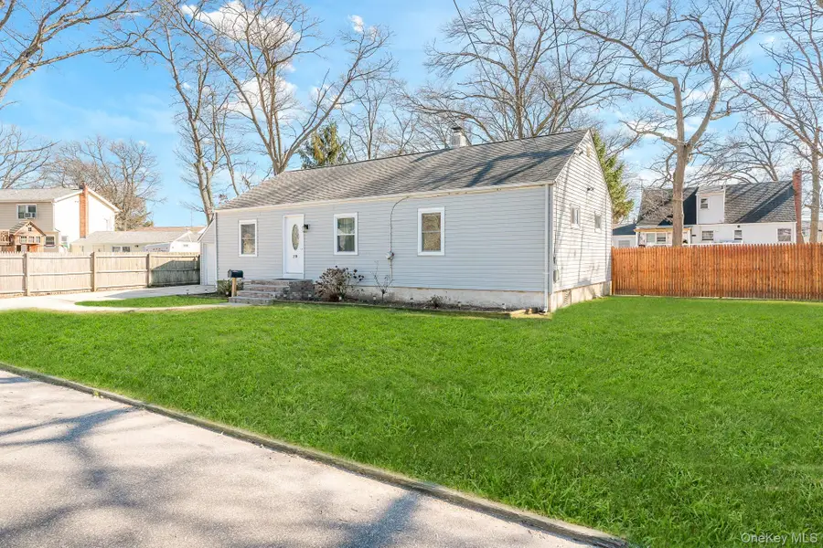 270 26th Street, Copiague, NY 11726 - #3