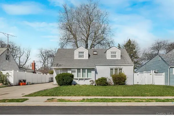 758 Wyngate Drive E, Valley Stream, NY 11580