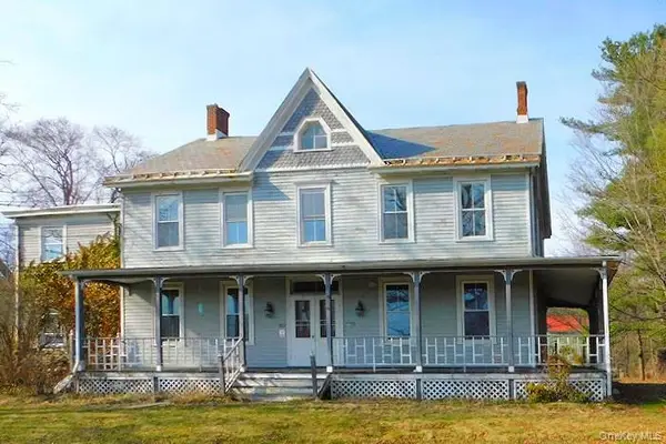 853 Salt Point Turnpike, Poughkeepsie, NY 12601