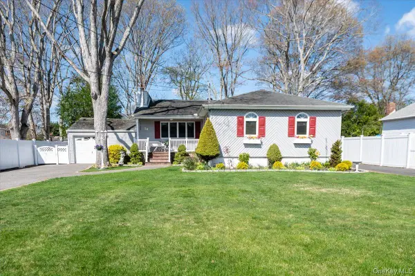 76 Beatrice Avenue, West Islip, NY 11795