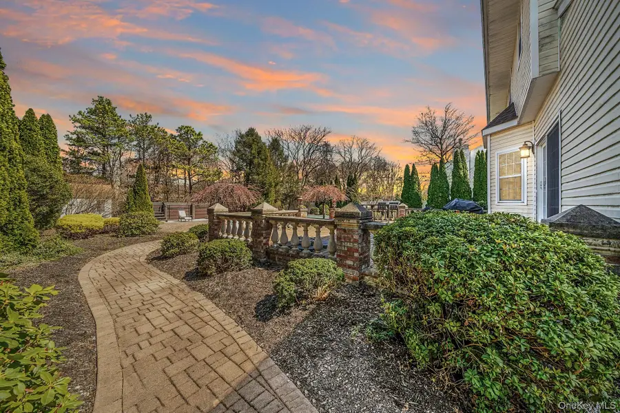 5 Province Drive, South Setauket, NY 11720 - #3