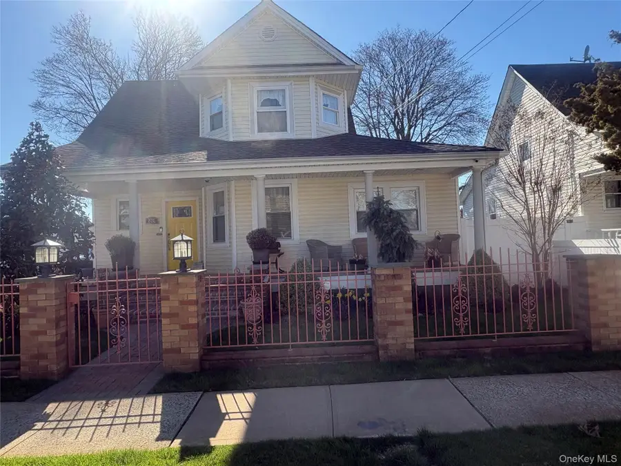 25 Rutland Road, Freeport, NY 11520 - #3