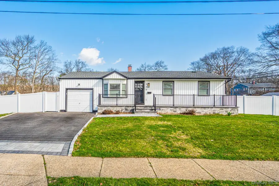 65 39th Street, Islip, NY 11751 - #2