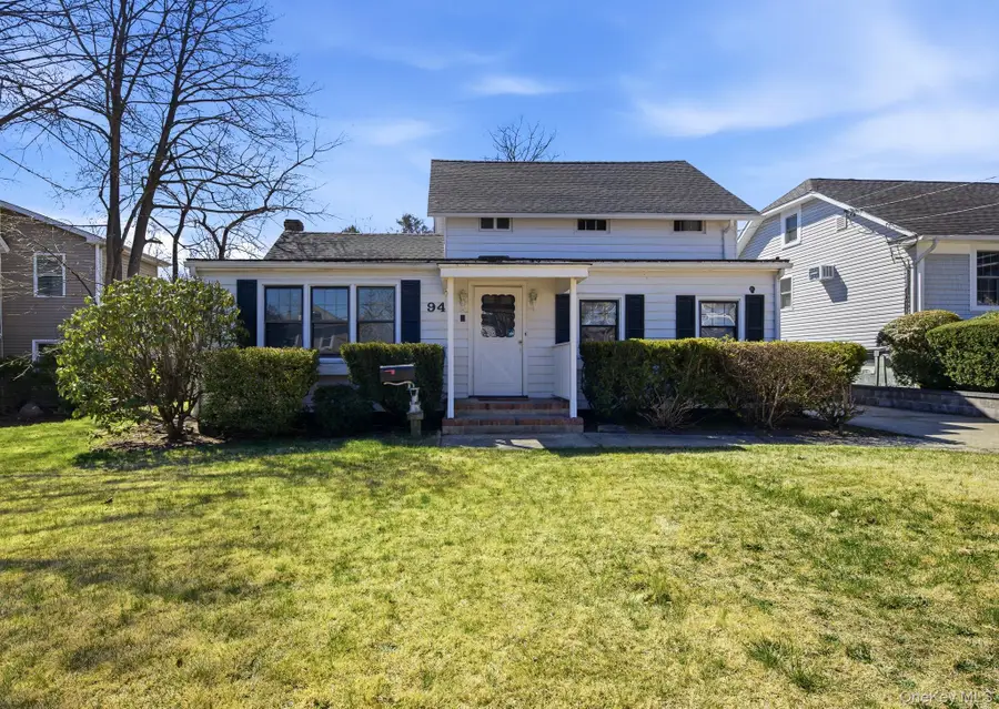 94 E Lakewood Street, Patchogue, NY 11772 - #2