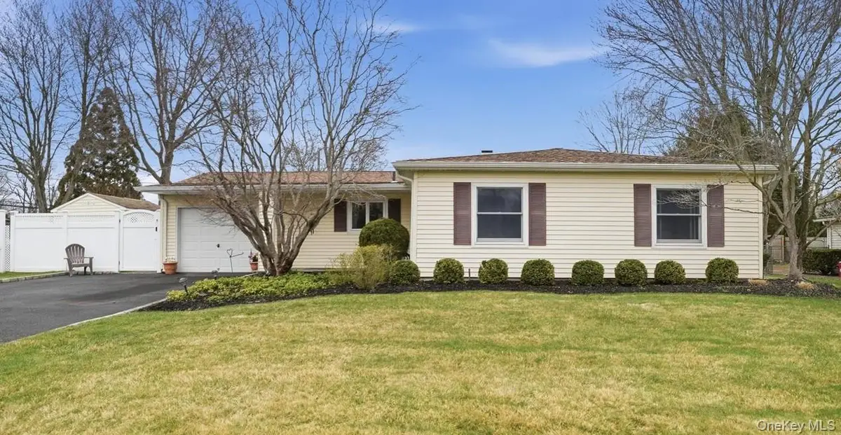 19 All Points Terrace, Holbrook, NY 11741 - #1