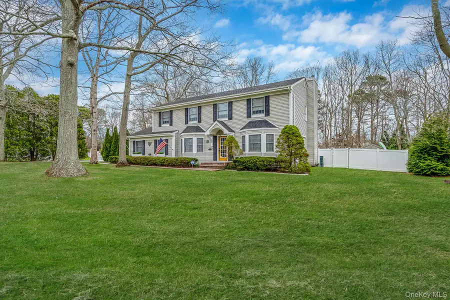 41 Northumberland Drive, Shoreham, NY 11786 - #2