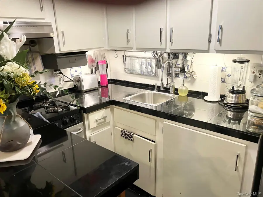 407 W 40th Street #4B, New York, NY 10018 - #2