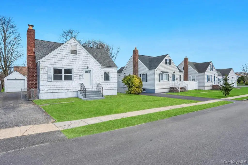 108 Lido Parkway, Lindenhurst, NY 11757 - #1