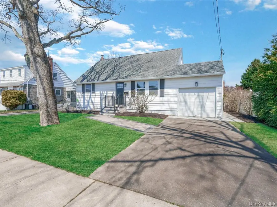 207 N Nassau Avenue, Massapequa, NY 11758 - #2