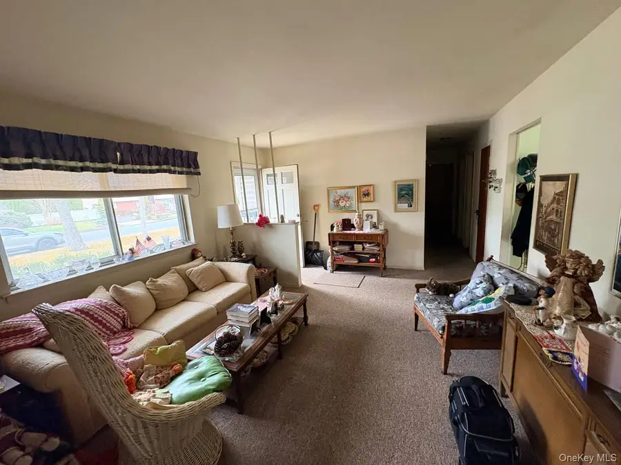 66 40th Street, Islip, NY 11751 - #2