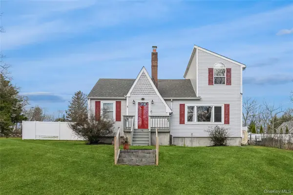 146 Swezey Lane, Middle Island, NY 11953