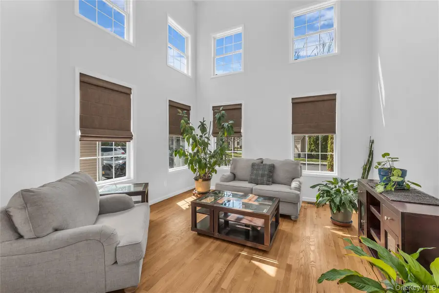 40 Eagle Circle, Bohemia, NY 11716 - #3