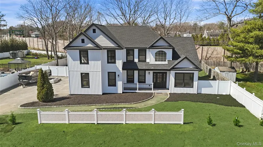 112 S Hillside Avenue, Nesconset, NY 11767 - #3