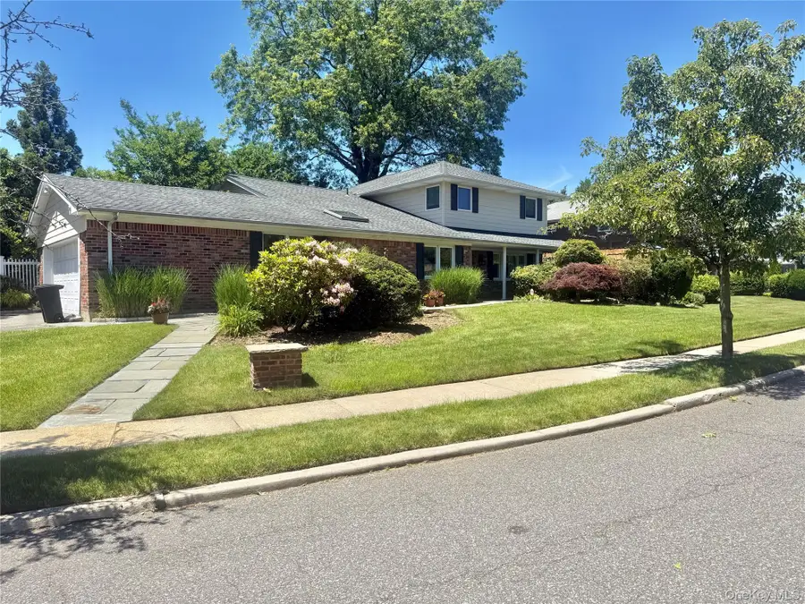 3 Clemson Lane, Woodbury, NY 11797 - #2