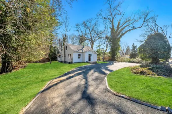 624 Townline Road, Hauppauge, NY 11788