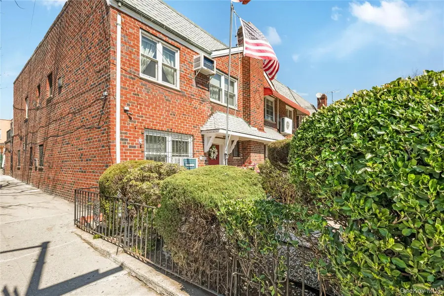 95-01 43rd Avenue, Elmhurst, NY 11373 - #3