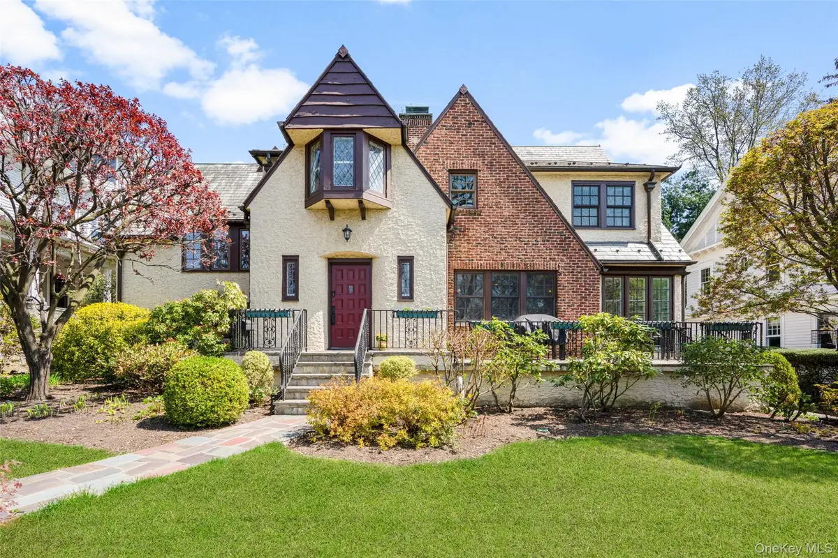 210 Cliff Avenue, Pelham, NY 10803 - #1