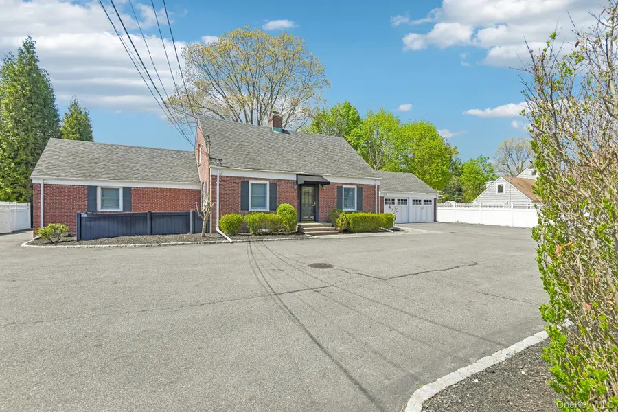 1 Huntington Bay Road, Huntington, NY 11743 - #2