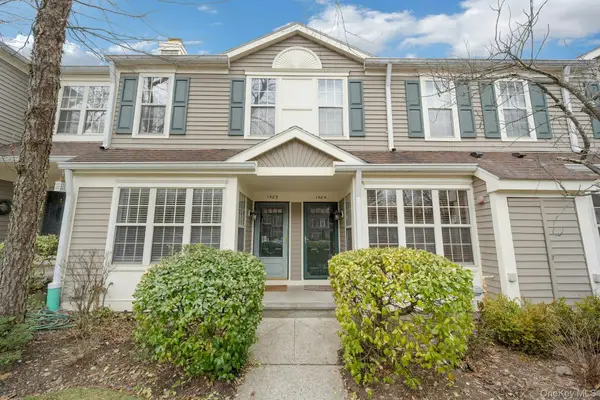 1403 Pondcrest Lane, White Plains, NY 10607