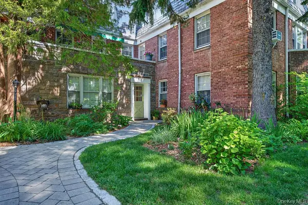 74 Pinewood Road #1F, Hartsdale, NY 10530