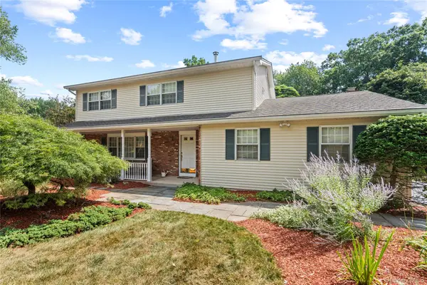 8 Ungava Drive, New City, NY 10956