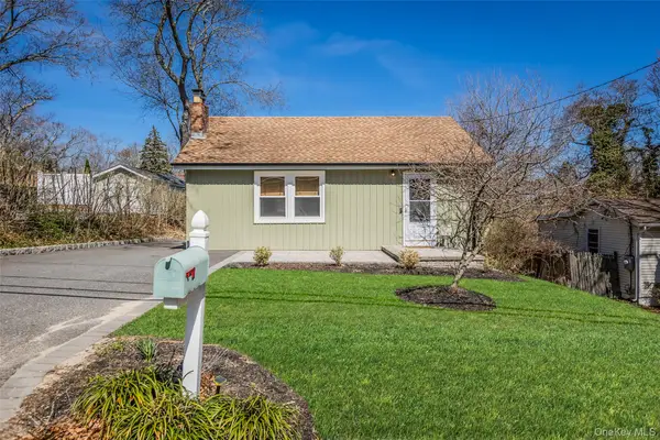 47 Queen Drive, Sound Beach, NY 11789