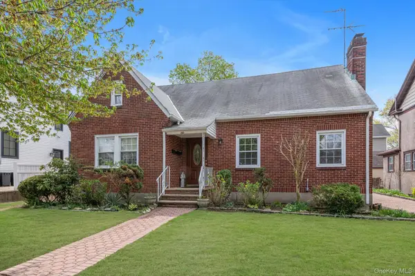 190 Bryant Avenue, Floral Park, NY 11001