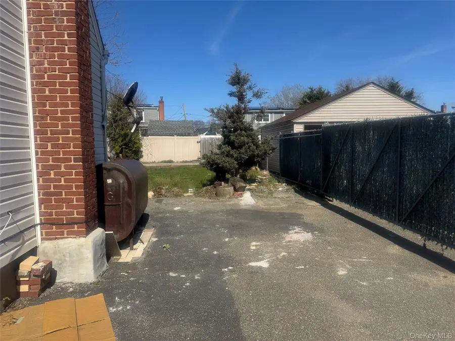 351 E Meadow Avenue, East Meadow, NY 11554 - #3