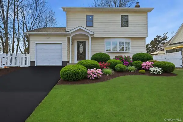 10 Curlin Lane, Saint James, NY 11780