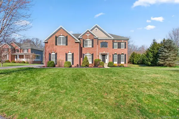 2 Holly Crescent, Hopewell Junction, NY 12533