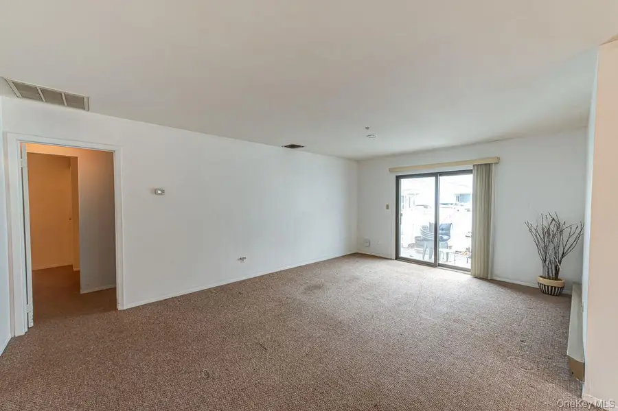 209 Cabot Court S, Saint James, NY 11780 - #3