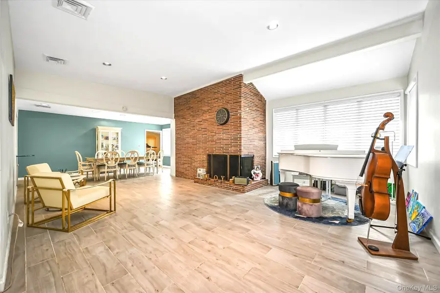 5 Fieldstone Lane, Great Neck, NY 11020 - #2