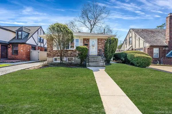 828 Barth Drive, North Baldwin, NY 11510